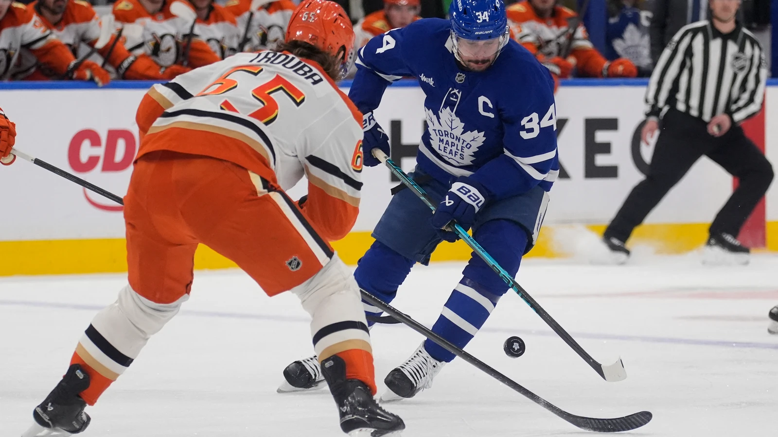 Toronto Maple Leafs captain Auston Matthews controls the puck against Anaheim on March 12, 2026. File photo.