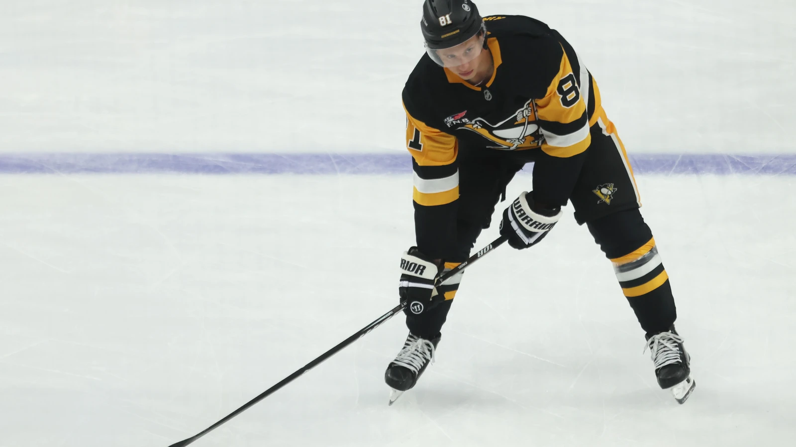 File photo: Pittsburgh Penguins centre Ben Kindel warms up before a preseason game against the Buffalo Sabres on Sept. 21, 2026.