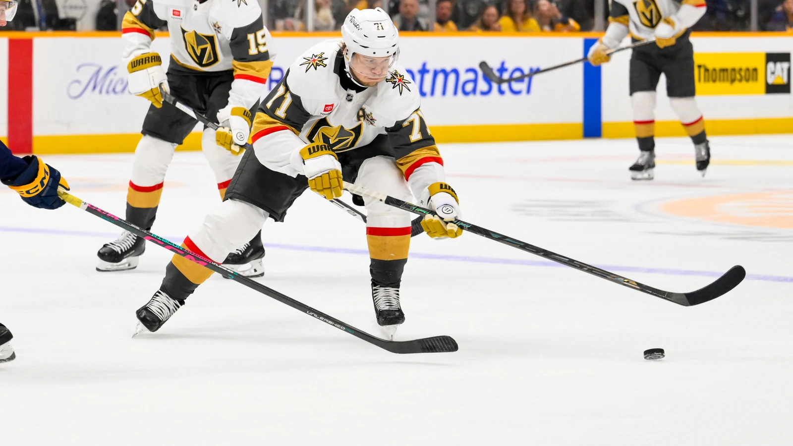 William Karlsson controls the puck for the Vegas Golden Knights against the Nashville Predators at Bridgestone Arena.