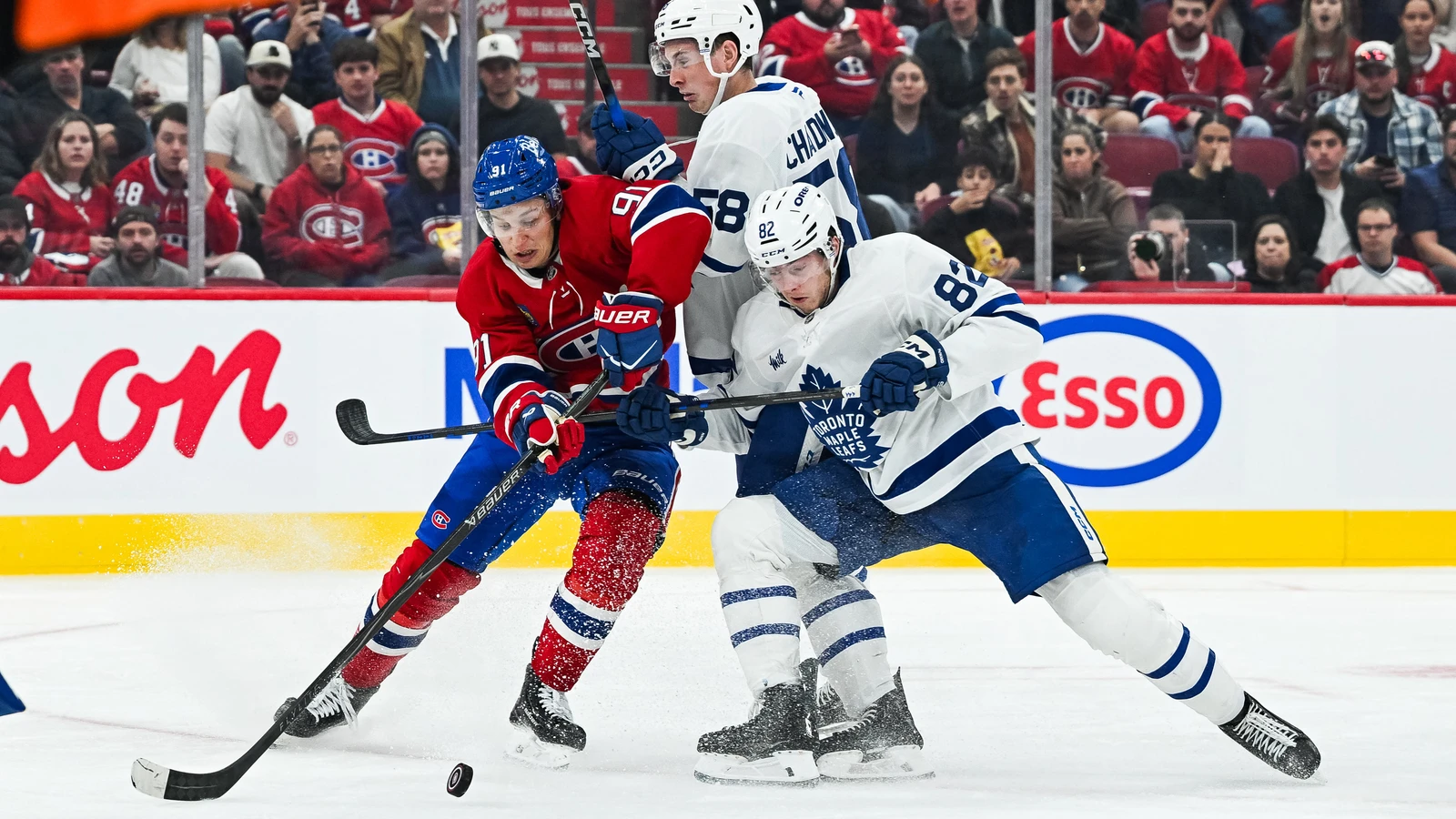 File photo: Montreal Canadiens centre Oliver Kapanen carries the puck as Toronto Maple Leafs defenceman Cole McWard defends at the Bell Centre.